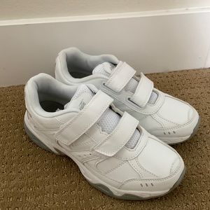 Avia white Velcro non-slip shoes